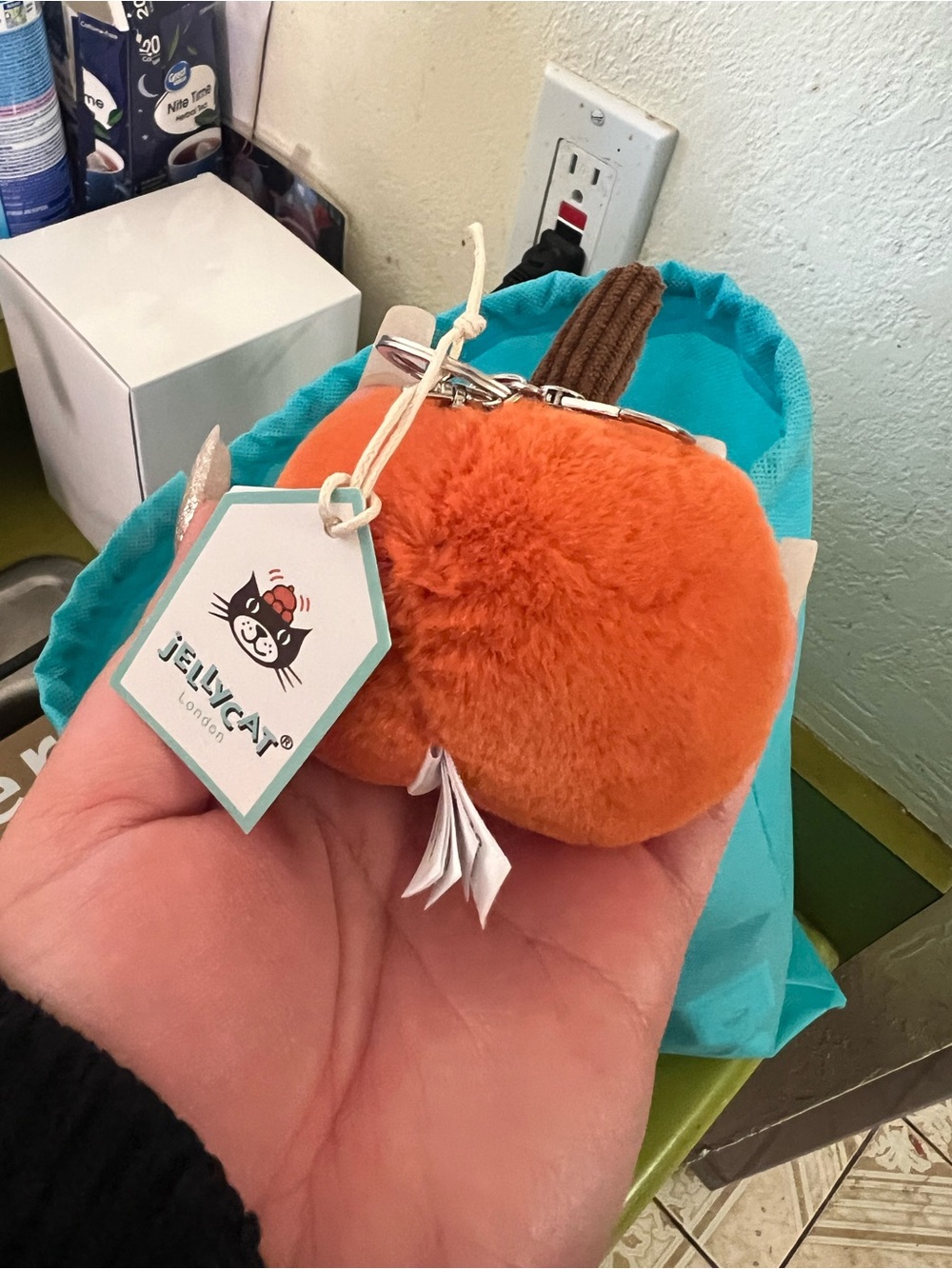 JACK O LANTERN PLUSH HALLOWEEN KEYCHAIN - Picture 5 of 6